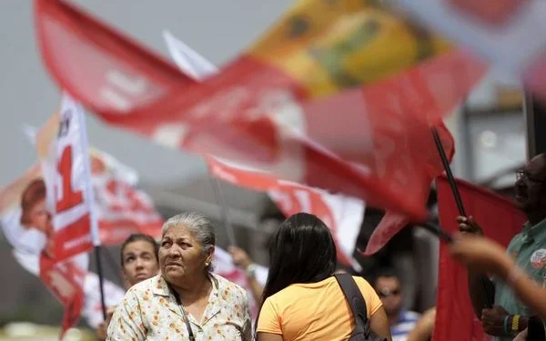 Com 4 candidatos a prefeito e 216 a vereador, Linhares dá largada à campanha eleitoral