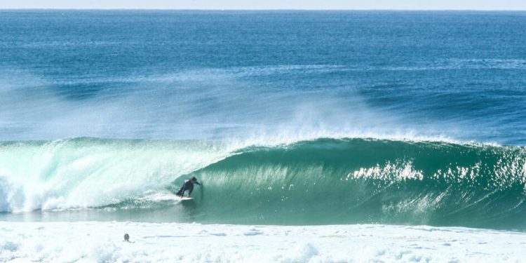 Praia de Regência, em Linhares, está entre as quatro Reservas nacionais de Surf