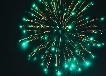 Queima de fogos e shows: mesmo sem a caneta na mão, prefeito eleito vai entregar programação de Réveillon nos balneários