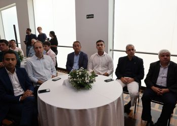 Governo do Estado recebe prefeitos e vices municipais eleitos e reeleitos no Palácio Anchieta