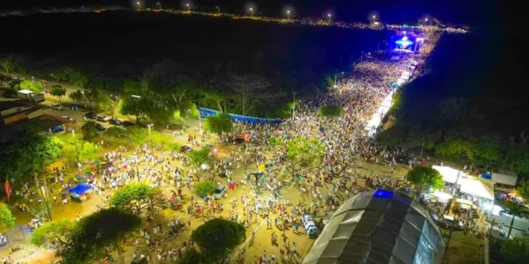 Pontal do Ipiranga: shows musicais, cinema na praça e torneio de beach soccer agitam o fim de semana
