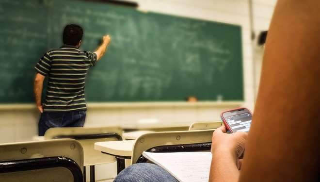 Proibição do celular nas escolas completa mais de 3 meses; diretora de uma EMEF de Colatina avalia o reflexo da lei