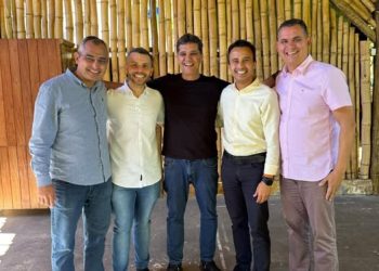 Prefeito Lucas Scaramussa participa de reunião do Podemos em Viana