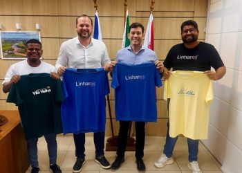 Vereadores de Linhares são recebidos pelo prefeito de Vila Velha, Arnaldinho Borgo, e pelo deputado federal, Dr. Victor Linhalis