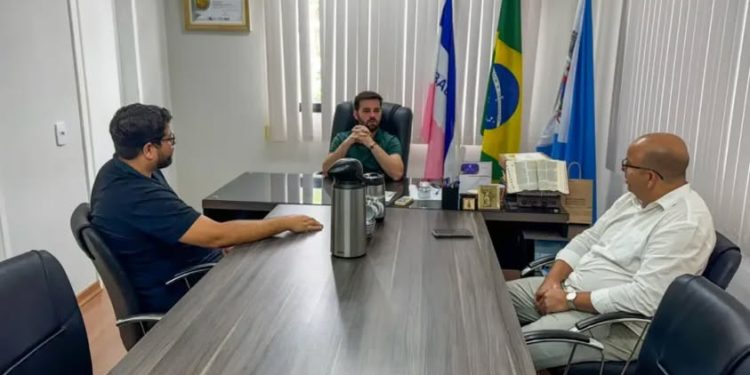 Roninho Passos visita prefeito de Marilândia e reforça articulações regionais