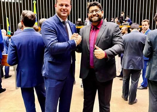 Roninho Passos garante verba federal para volta do rodeio na festa da cidade e ampliação das atividades esportivas no verão