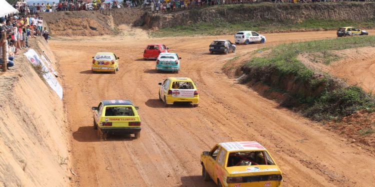 Três Barras sedia domingo (16) etapas da Copa Norte de Marcas e Pilotos e de Kart no Barro