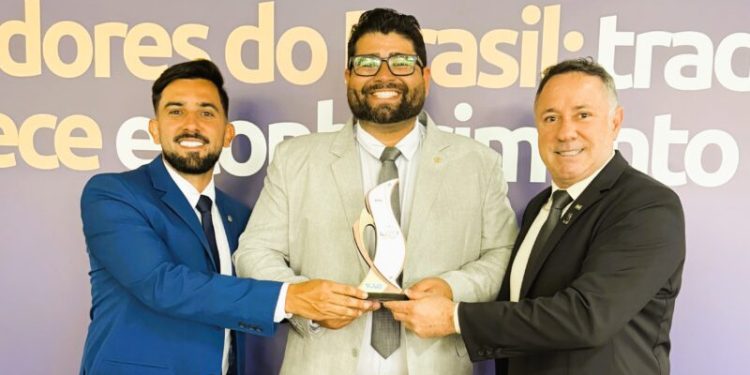Roninho Passos é destaque nacional e transforma Câmara de Linhares em exemplo para o Brasil