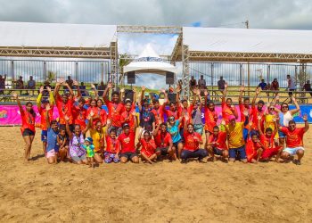 Verão 2026: arenas esportivas garantem diversão em Pontal do Ipiranga, Regência a Povoação