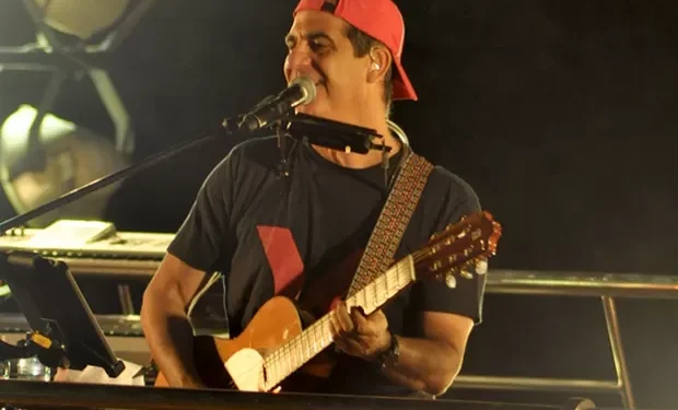 Durval Lelys faz show de graça em Guriri; programação também tem Luau e Tardezinha