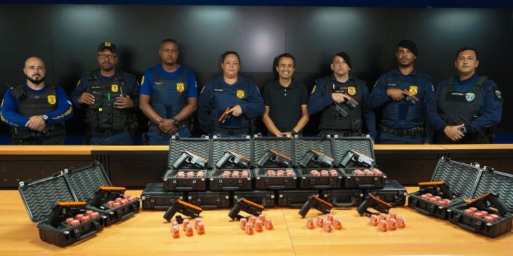 GMC de Linhares recebe 100 armas de choque e reforça segurança nas ruas e balneários