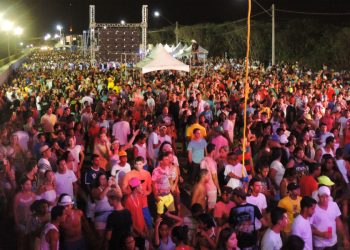Verão 2026: mais de 20 atrações musicais animam fim de semana nas praias de Linhares