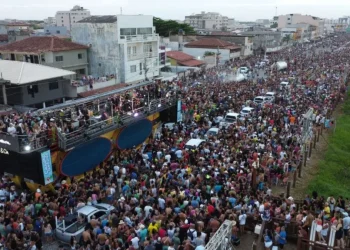 Verão Guriri 2026: Paulo Ricardo e Tomate comandam shows gratuitos neste fim de semana