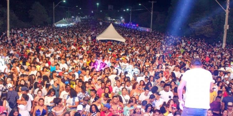 Verão 2026: fim de semana com atrações nacionais em Pontal do Ipiranga e Regência