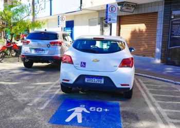 Motoristas com direito à isenção no estacionamento rotativo de Linhares devem ter cartão de identificação
