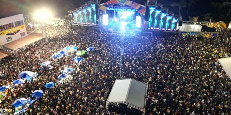 Guriri registra 2,4 milhões de visitantes e R$ 500 milhões em circulação durante Verão 2026