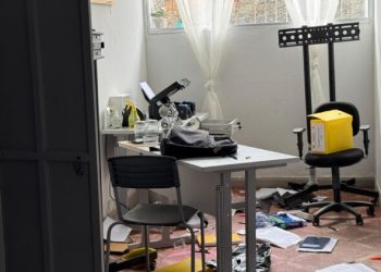 Criminosos invadem escola em São Mateus, furtam 16 computadores e destroem fiação elétrica
