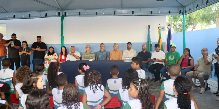 São Mateus: prefeito Marcus Batista inaugura reforma da Escola Rio Preto e anuncia novidades