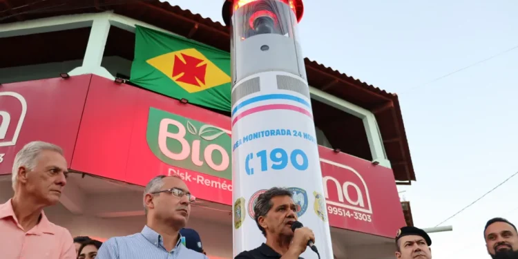Em São Mateus, Ferraço afirma que totens instalados são blindados e funcionam 24 horas