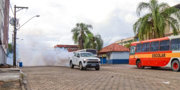 Carro fumacê passa por 11 bairros de Linhares nesta semana