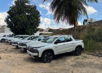 Saúde de Linhares recebe cinco novas caminhonetes para reforçar transporte e atendimento à população