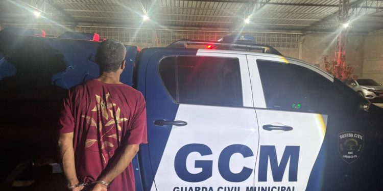 GCM prende homem com mandado de prisão em aberto