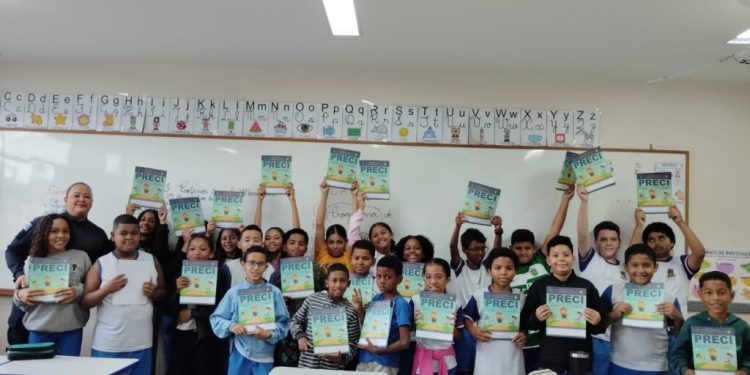 Cerca de 250 alunos da rede municipal de Linhares se formam pelo PRECI nesta quinta-feira (10)