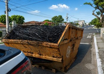 Linhares retira quase 2 toneladas de fios em desuso durante ação de higienização no Interlagos