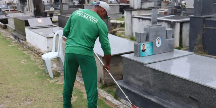 Prefeitura de São Mateus intensifica limpeza dos cemitérios para o Dia de Finados
